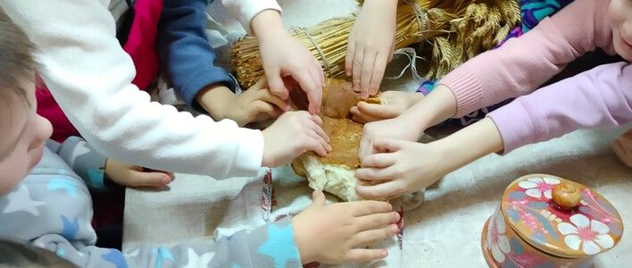 Юных кировчан знакомят с историей русского хлеба